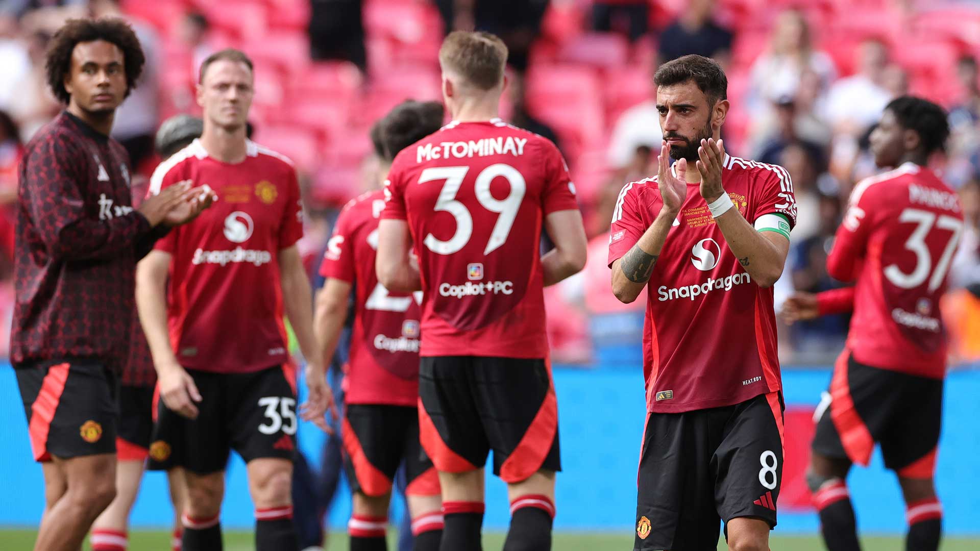 Manchester United Mengatasi Leicester City di Old Trafford