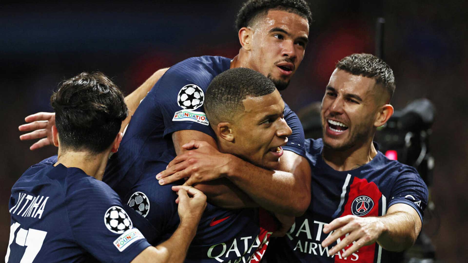 PSG Pertahankan Posisi Teratas dengan Kemenangan 2-0 atas Lyon